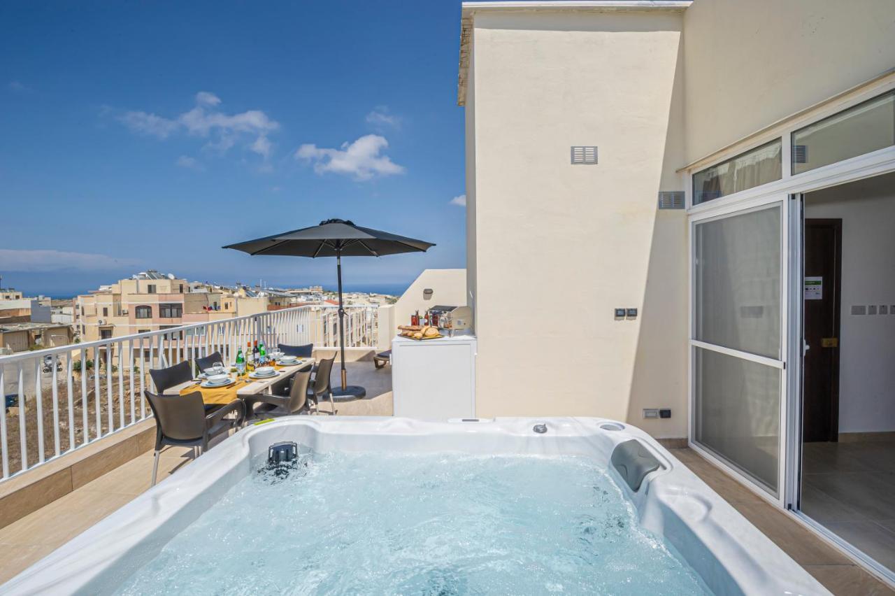 Summer Breeze Penthouse With Private Hot Tub & Terrace With Panoramic Views, By Getawaysmalta Mellieha Exterior photo
