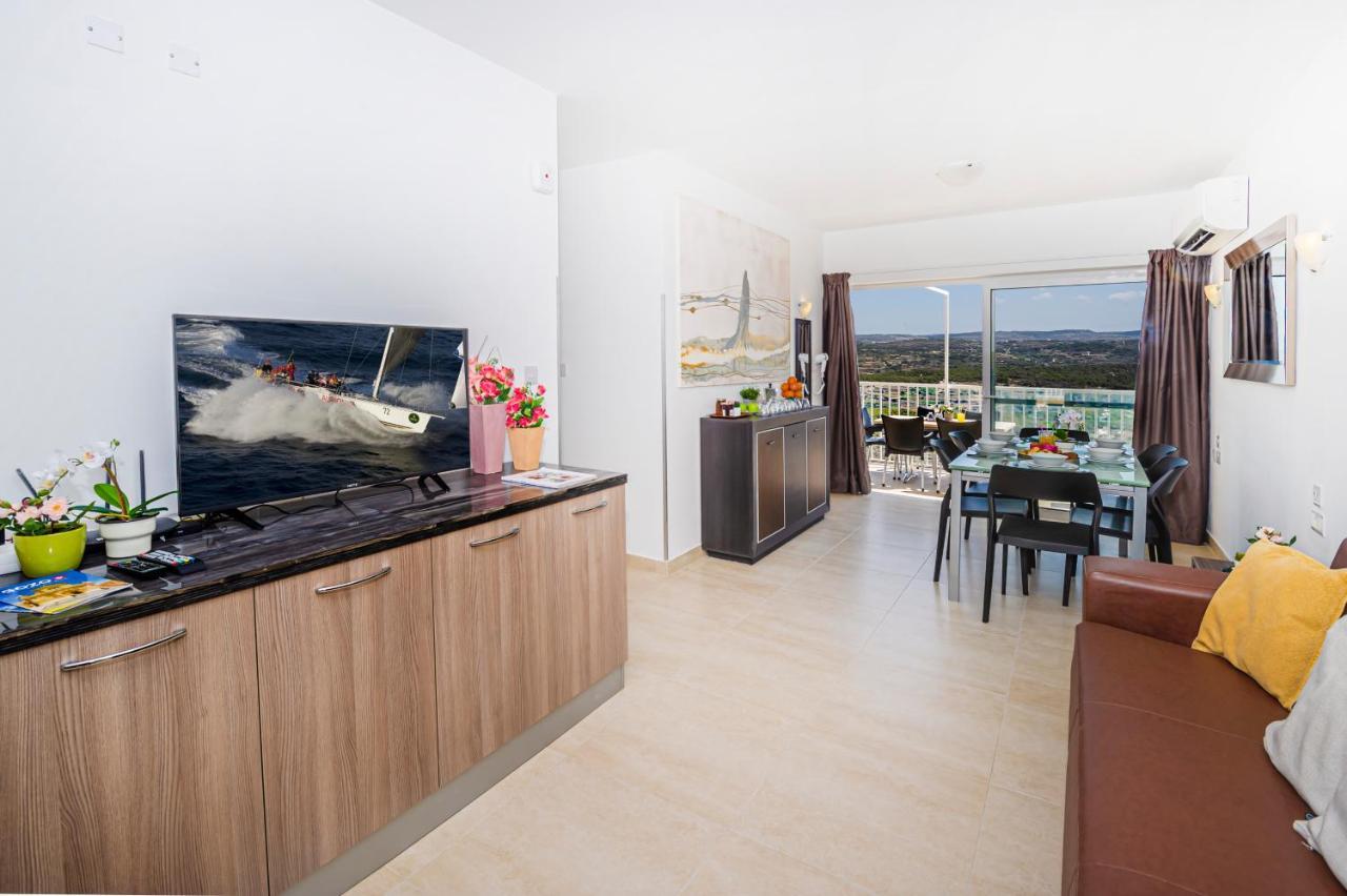 Summer Breeze Penthouse With Private Hot Tub & Terrace With Panoramic Views, By Getawaysmalta Mellieha Exterior photo