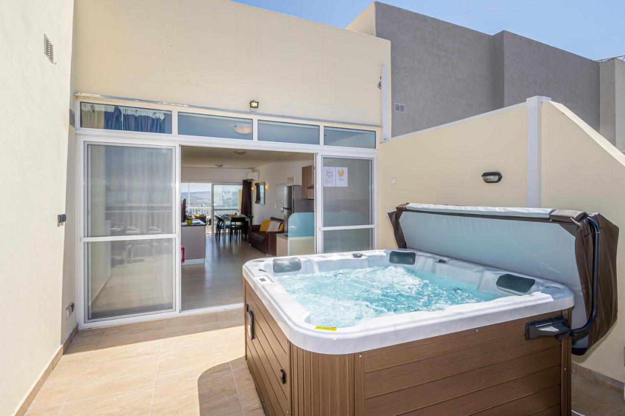 Summer Breeze Penthouse With Private Hot Tub & Terrace With Panoramic Views, By Getawaysmalta Mellieha Exterior photo