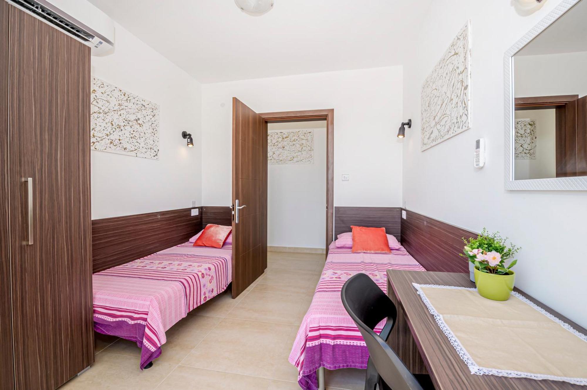 Summer Breeze Penthouse With Private Hot Tub & Terrace With Panoramic Views, By Getawaysmalta Mellieha Exterior photo